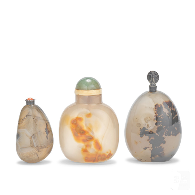 十九世紀 海藻瑪瑙鼻烟壺及瑪瑙鼻煙壺兩件 | A GROUP OF AGATE SNUFF BOTTLES